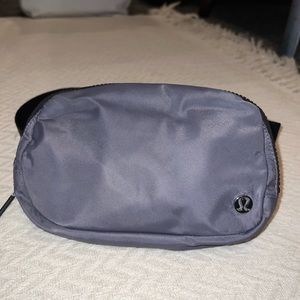 Lululemon Everywhere Belt Bag 1L in Dusky Lavender